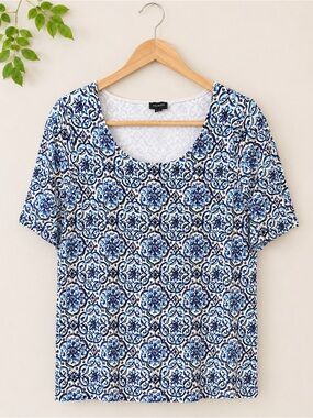 Talbots Blue White Medallion Print Stretch Knit Top Women’s Size Large